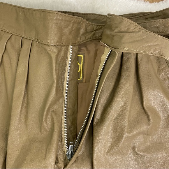 Vintage women’s Stylman Brown/Tan High Waist Pleated Leather Pants Size 15 - Picture 4 of 15